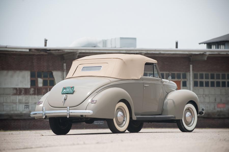 Ford DeLuxe Convertible 1940 года  (фото 5 из 7)